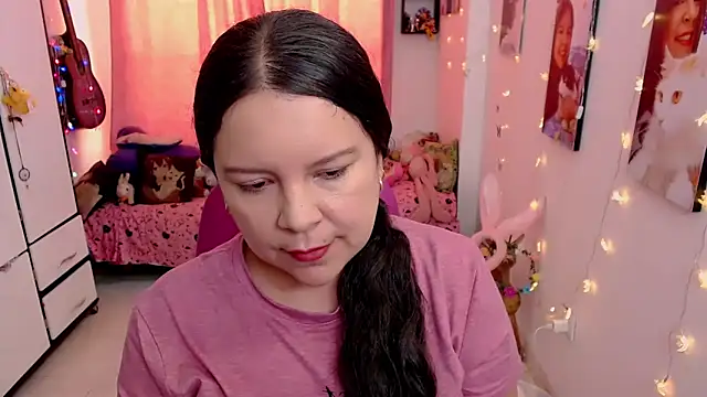 claryssa  online show from April 24, 6:10 pm