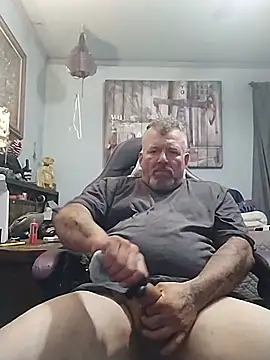 Snapshot of bigdoog8 chatting on June 10, 10:52 pm bigdoog8 online show from June 10, 10:52 pm