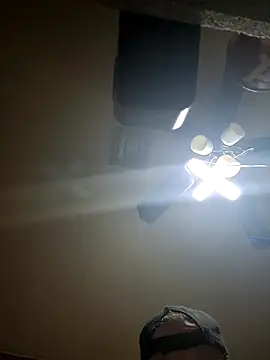 Snapshot of Hugebwc102 chatting on December 23, 8:56 am Hugebwc102 online show from December 23, 8:56 am