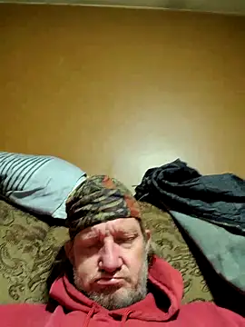 Snapshot of Hugebwc102 chatting on February 19, 7:32 pm Hugebwc102 online show from February 19, 7:32 pm