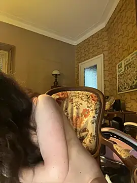 Snapshot of SweetLera chatting on July 5, 5:03 am SweetLera online show from July 5, 5:03 am
