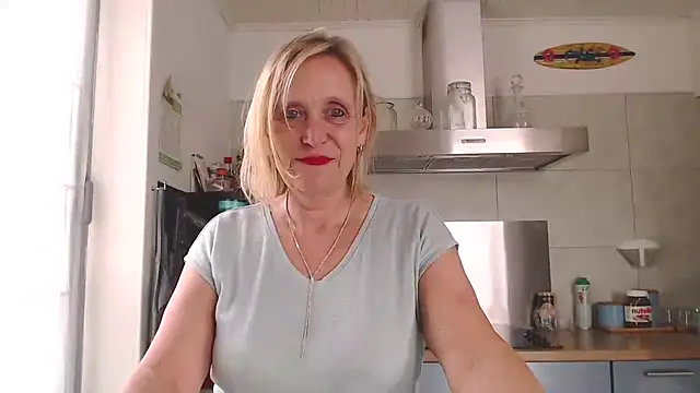 Snapshot of legalyblond chatting on June 9, 8:04 am legalyblond online show from June 9, 8:04 am