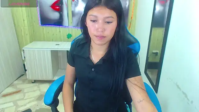 Snapshot of emily_rosse04 chatting on January 31, 11:35 am emily rosse04 online show from January 31, 11:35 am