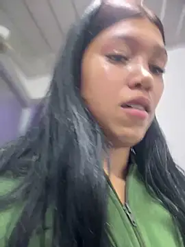 Snapshot of emily_rosse04 chatting on March 9, 11:25 am emily rosse04 online show from March 9, 11:25 am