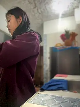 Snapshot of emily_rosse04 chatting on September 15, 12:05 pm emily rosse04 online show from September 15, 12:05 pm