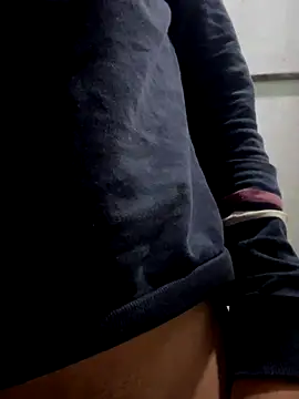 Snapshot of emily_rosse04 chatting on November 14, 10:47 am emily rosse04 online show from November 14, 10:47 am