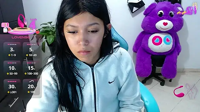 emily rosse04 online show from April 18, 9:46 am