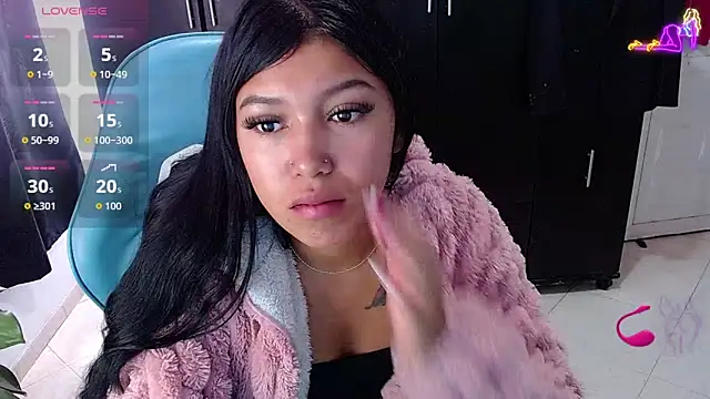 Snapshot of emily_rosse04 chatting on May 30, 3:09 pm emily rosse04 online show from May 30, 3:09 pm