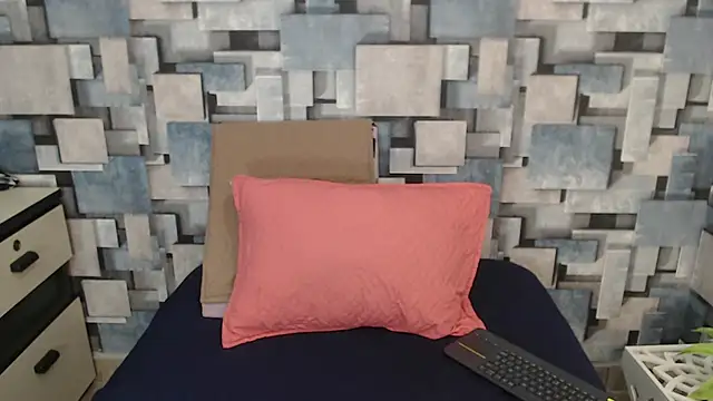 Snapshot of angel_dthroatt chatting on December 4, 12:14 pm angel dthroatt online show from December 4, 12:14 pm