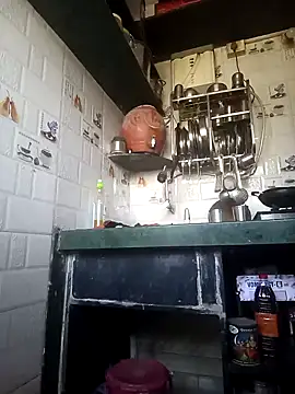 Snapshot of Sand-1 chatting on December 10, 3:41 am Sand-1 online show from December 10, 3:41 am