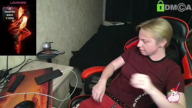 Alexis Gordon online show from October 13, 8:20 pm