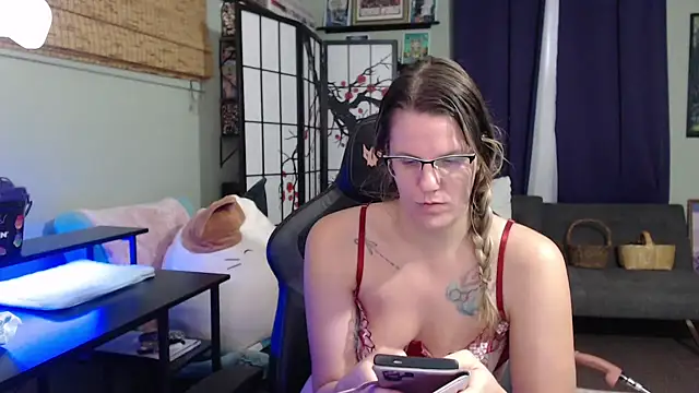 Snapshot of Sarahtineke chatting on November 19, 5:35 pm Sarahtineke online show from November 19, 5:35 pm