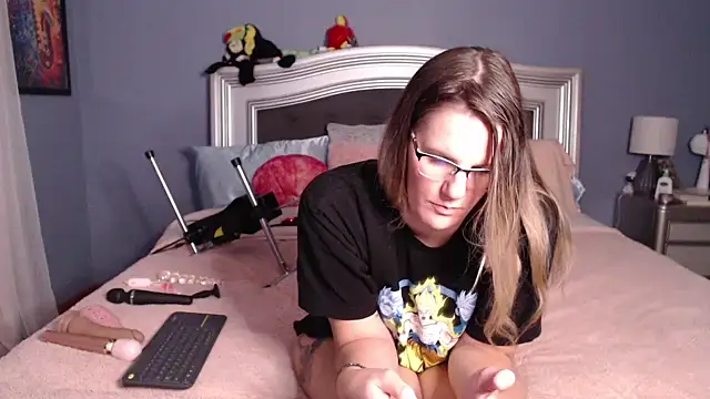 Snapshot of Sarahtineke chatting on January 8, 12:13 am Sarahtineke online show from January 8, 12:13 am