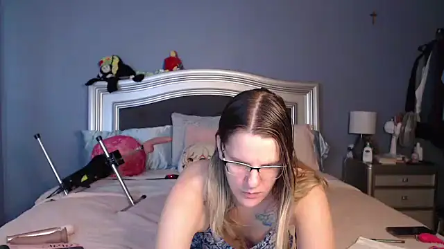 Snapshot of Sarahtineke chatting on January 13, 8:14 pm Sarahtineke online show from January 13, 8:14 pm
