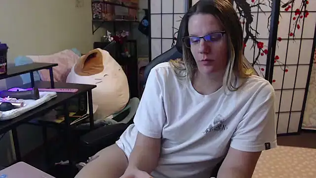 Snapshot of Sarahtineke chatting on February 3, 10:59 pm Sarahtineke online show from February 3, 10:59 pm