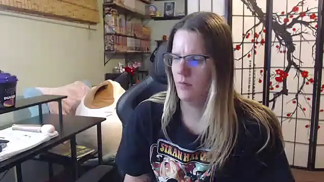 Snapshot of Sarahtineke chatting on February 12, 10:27 pm Sarahtineke online show from February 12, 10:27 pm