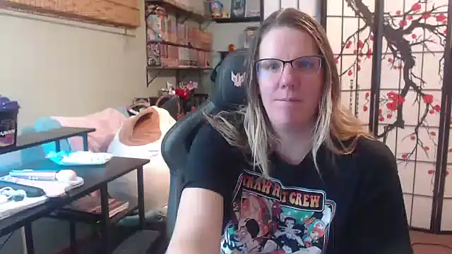 Snapshot of Sarahtineke chatting on March 2, 12:24 am Sarahtineke online show from March 2, 12:24 am