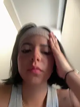 Snapshot of NicolRoss_ chatting on December 31, 10:12 pm NicolRoss online show from December 31, 10:12 pm