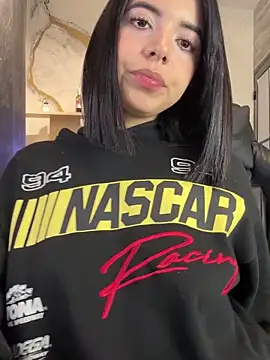 Snapshot of NicolRoss_ chatting on November 9, 5:11 pm NicolRoss online show from November 9, 5:11 pm