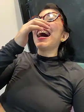 Snapshot of NicolRoss_ chatting on November 23, 7:57 pm NicolRoss online show from November 23, 7:57 pm