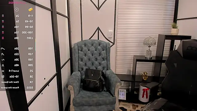 Snapshot of NicolRoss_ chatting on November 25, 9:37 pm NicolRoss online show from November 25, 9:37 pm