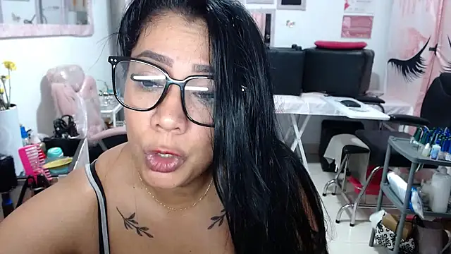 Snapshot of titsbiglovers chatting on September 22, 5:48 pm titsbiglovers online show from September 22, 5:48 pm