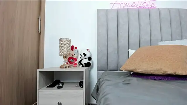 Snapshot of AmatistaSallow__ chatting on February 7, 4:27 am AmatistaSallow   online show from February 7, 4:27 am