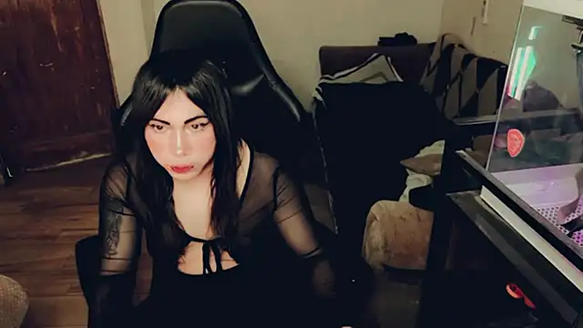 Snapshot of evelyntvsexy chatting on July 4, 6:36 pm evelyntvsexy online show from July 4, 6:36 pm
