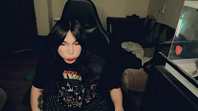 Snapshot of evelyntvsexy chatting on July 11, 6:49 am evelyntvsexy online show from July 11, 6:49 am