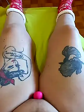 Snapshot of Hotsereia chatting on December 8, 3:02 pm Hotsereia online show from December 8, 3:02 pm