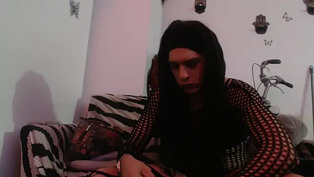 NeverTooMuch95 online show from March 1, 5:20 am