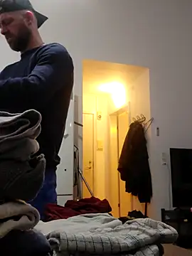 eltoulou online show from February 2, 10:39 pm