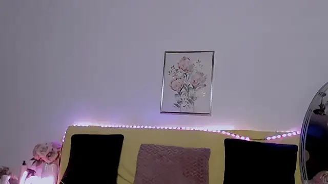 Snapshot of Catlady333 chatting on November 27, 7:38 pm Catlady333 online show from November 27, 7:38 pm