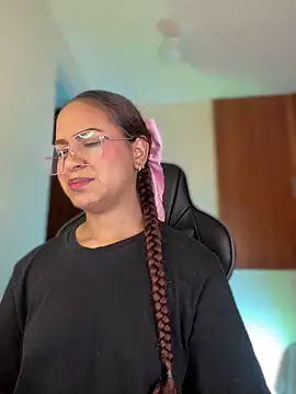 Snapshot of gretta_kler1 chatting on January 21, 3:43 pm gretta kler1 online show from January 21, 3:43 pm