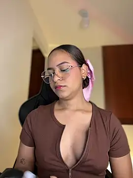 Snapshot of gretta_kler1 chatting on January 22, 1:11 pm gretta kler1 online show from January 22, 1:11 pm