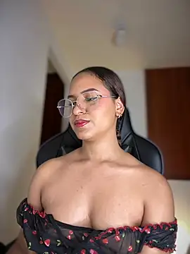 Snapshot of gretta_kler1 chatting on February 9, 3:53 am gretta kler1 online show from February 9, 3:53 am