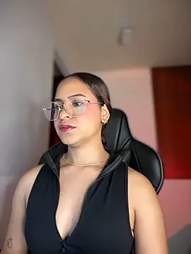 Snapshot of gretta_kler1 chatting on February 14, 1:23 am gretta kler1 online show from February 14, 1:23 am