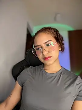 Snapshot of gretta_kler1 chatting on February 23, 4:24 pm gretta kler1 online show from February 23, 4:24 pm