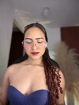 Snapshot of gretta_kler1 chatting on June 21, 8:44 pm gretta kler1 online show from June 21, 8:44 pm