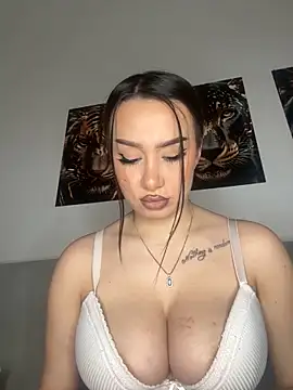 deliaroyal online show from February 8, 11:44 am