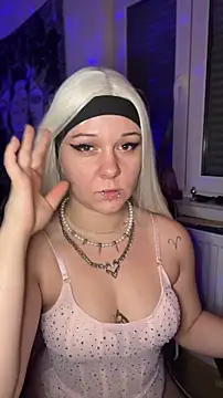 kinkygirl420x online show from December 16, 8:14 pm