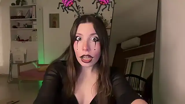 CringeButCute online show from October 18, 11:27 pm