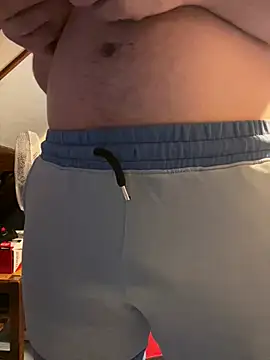 Snapshot of youlo71 chatting on March 1, 4:44 pm youlo71 online show from March 1, 4:44 pm