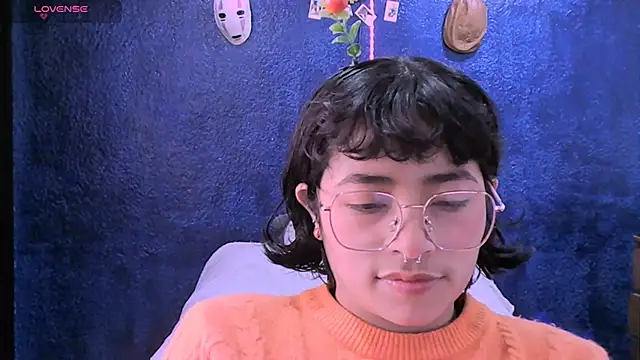 Snapshot of NinaYellow chatting on December 11, 12:55 pm NinaYellow online show from December 11, 12:55 pm