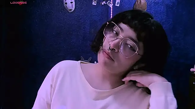 Snapshot of NinaYellow chatting on December 19, 2:46 pm NinaYellow online show from December 19, 2:46 pm