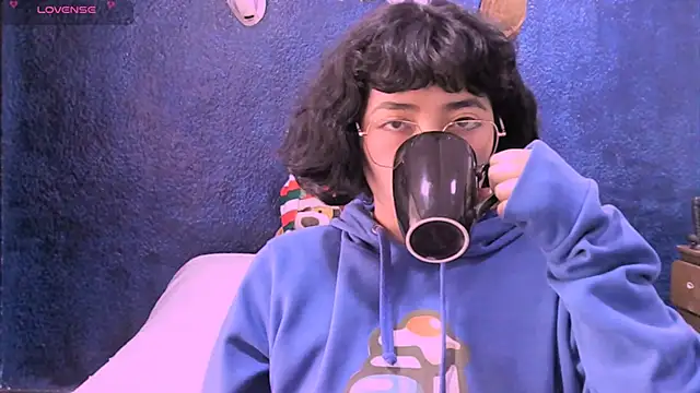 Snapshot of NinaYellow chatting on December 29, 1:49 pm NinaYellow online show from December 29, 1:49 pm