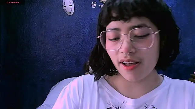 Snapshot of NinaYellow chatting on January 16, 2:19 pm NinaYellow online show from January 16, 2:19 pm