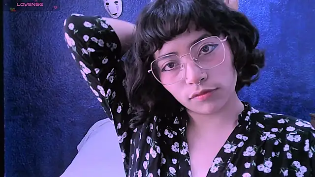 Snapshot of NinaYellow chatting on January 17, 3:00 pm NinaYellow online show from January 17, 3:00 pm