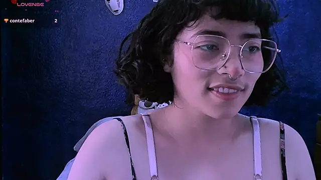 Snapshot of NinaYellow chatting on January 27, 7:03 pm NinaYellow online show from January 27, 7:03 pm