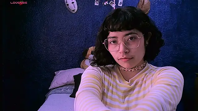 Snapshot of NinaYellow chatting on February 12, 2:54 pm NinaYellow online show from February 12, 2:54 pm